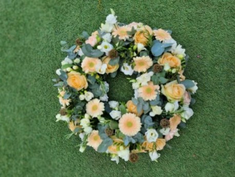 Peach & white open wreath